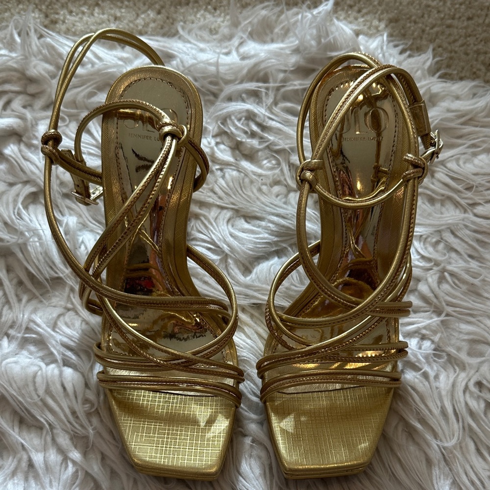 Jennifer Lopez Gold Strappy Heels - Picture 3 of 3
